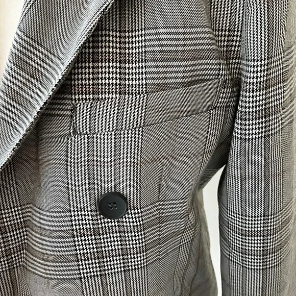 Romeo & Juliet Couture | Black/White/Red Plaid Open Front Fringed Blazer *NWT* - Picture 6 of 15